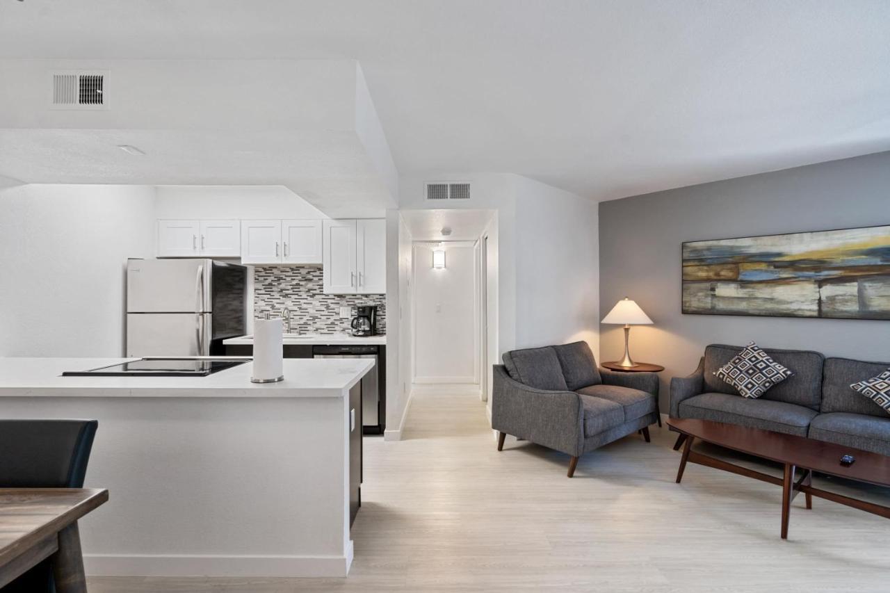 Newly Renovated 2Br Apartment W Pool By Stay Gia Phoenix Exterior photo