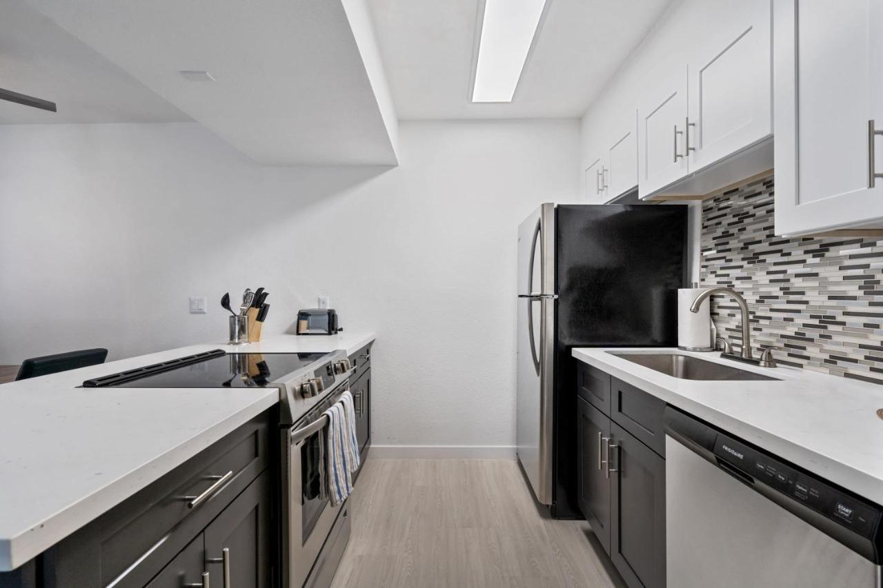 Newly Renovated 2Br Apartment W Pool By Stay Gia Phoenix Exterior photo