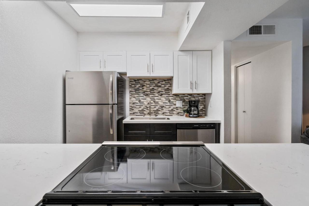 Newly Renovated 2Br Apartment W Pool By Stay Gia Phoenix Exterior photo