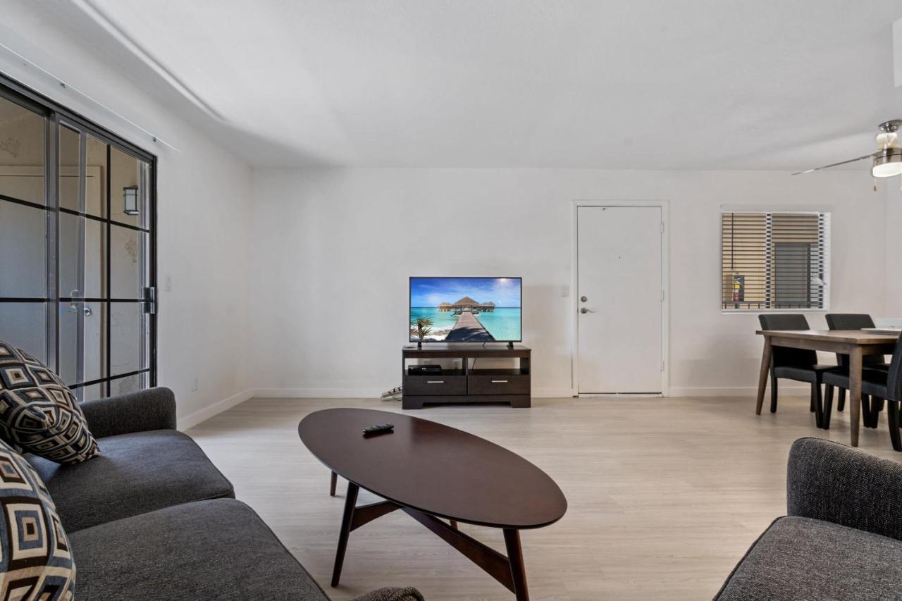 Newly Renovated 2Br Apartment W Pool By Stay Gia Phoenix Exterior photo